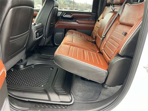 Used 2025 GMC Sierra 3500 Denali Ultimate image 8