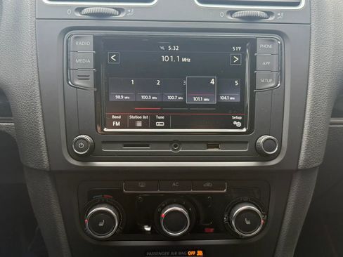 Used 2011 Volkswagen GTI 4-Door image 13