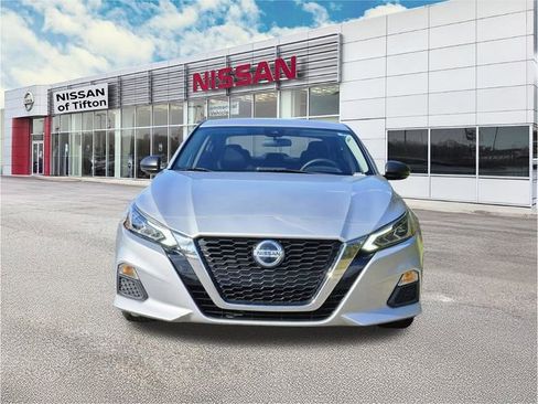 Used 2021 Nissan Altima 2.5 SV image 2