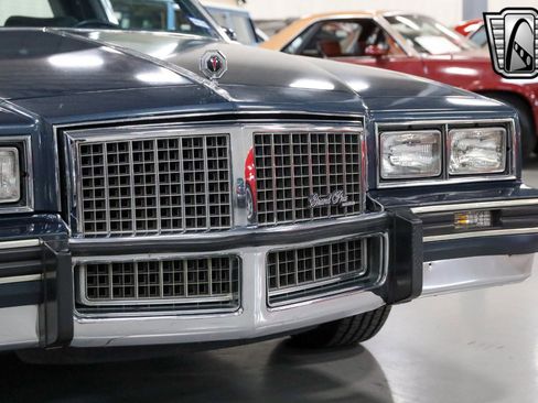 Used 1987 Pontiac Grand Prix LE image 8