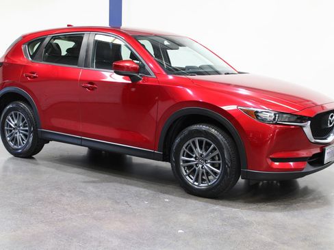Used 2017 MAZDA CX-5 Sport FWD image 2