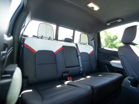 Used 2024 GMC Canyon AT4X AWD/4WD image 13