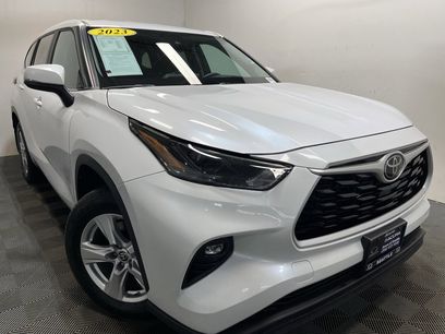 Used 2023 Toyota Highlander LE