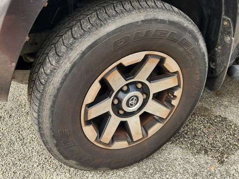 Used 2018 Toyota 4Runner TRD Off-Road image 10