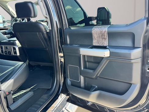 Used 2019 Ford F250 Lariat w/ Lariat Ultimate Package AWD/4WD image 29