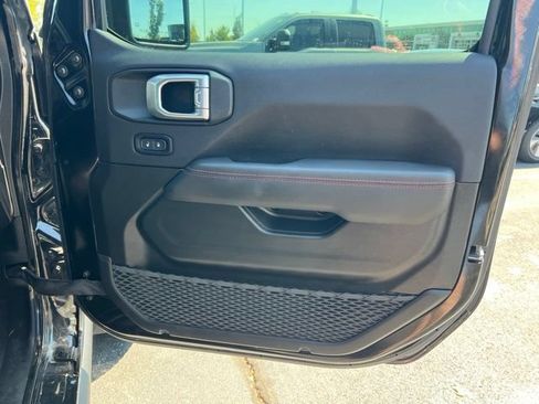 Used 2022 Jeep Gladiator Rubicon w/ Cold Weather Group AWD/4WD image 33