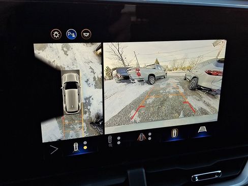 Used 2025 Chevrolet Equinox LT w/ Convenience Package II image 19