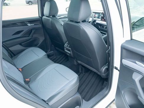 New 2026 Volkswagen Tiguan SE R-Line image 37