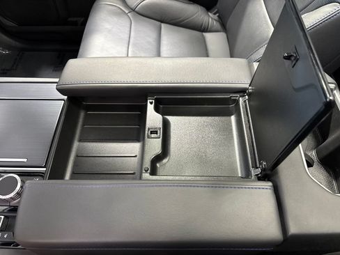 Used 2025 Toyota Tundra Platinum AWD/4WD image 46