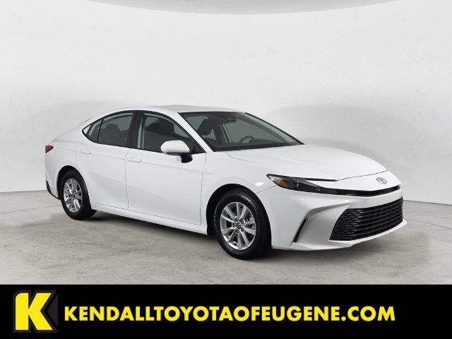 Used 2025 Toyota Camry LE FWD image 3
