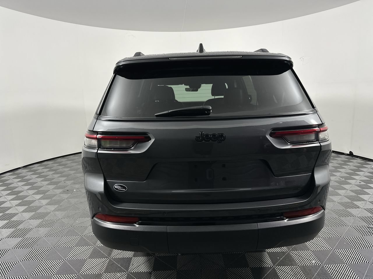 Used 2025 Jeep Grand Cherokee L Altitude RWD image 4