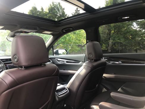 Used 2021 Cadillac XT6 Premium Luxury AWD/4WD image 6