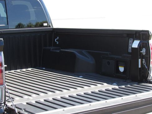 Certified 2023 Toyota Tacoma TRD Sport AWD/4WD image 9