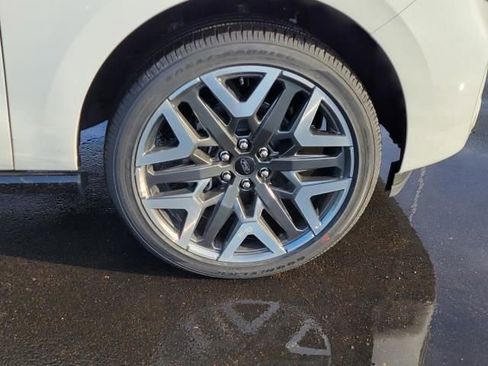 New 2025 Ford Expedition Platinum w/ Platinum Ultimate Package image 13