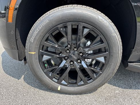 New 2026 GMC Yukon Elevation w/ Elevation Premium Package AWD/4WD image 13