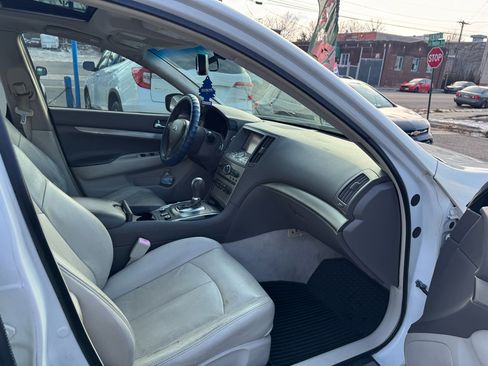 Used 2013 INFINITI G37 x w/ Premium Pkg image 19