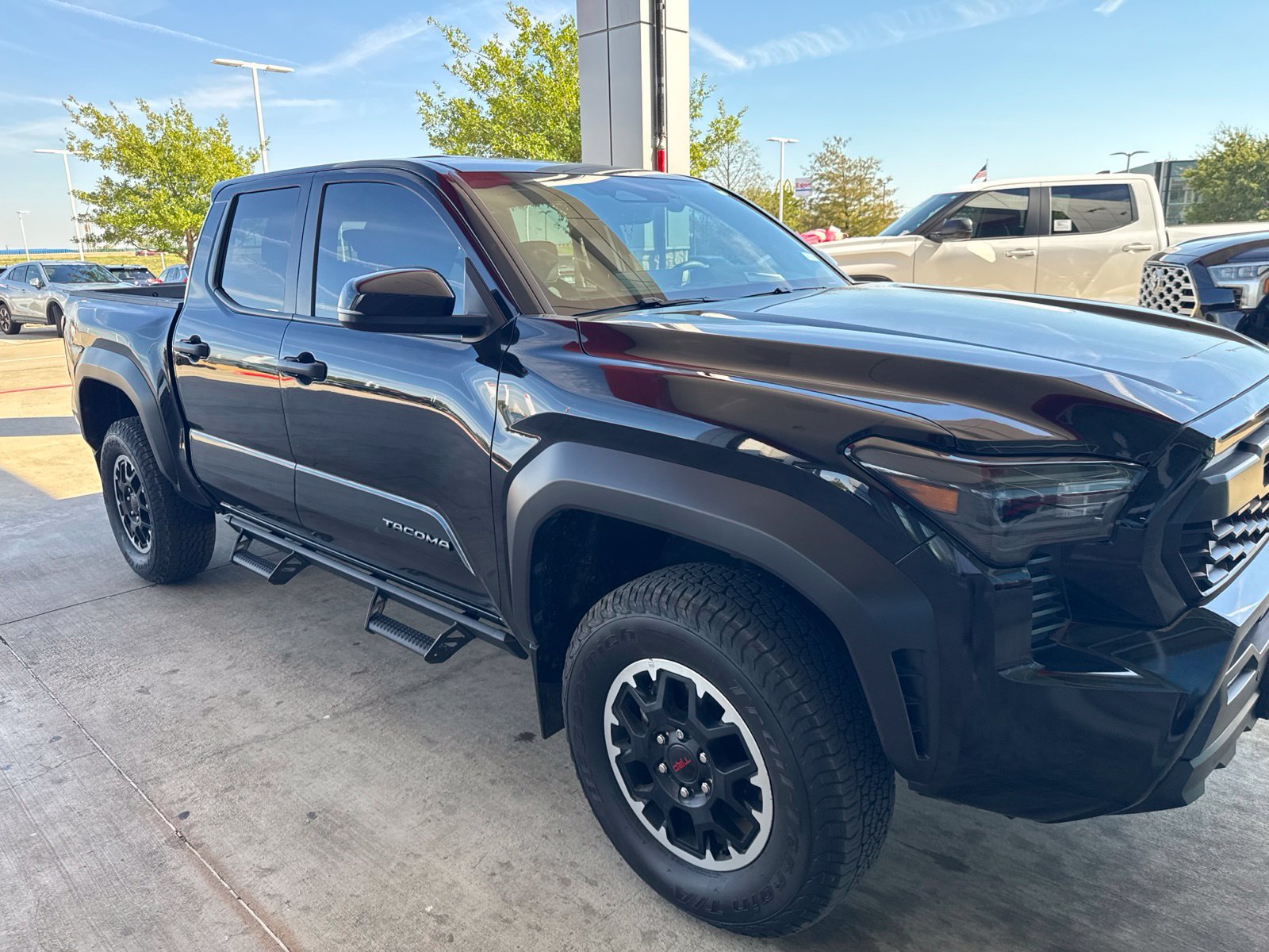 Used 2024 Toyota Tacoma TRD Off-Road w/ TRD Off Road Upgrade Package AWD/4WD image 31