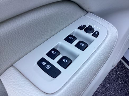 Used 2020 Volvo S60 T5 Inscription w/ Protection Package Premier image 15