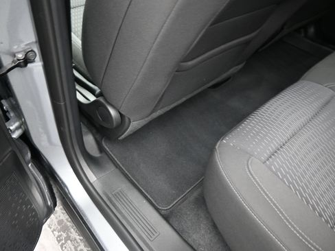 Used 2026 Chevrolet Equinox LT FWD image 18