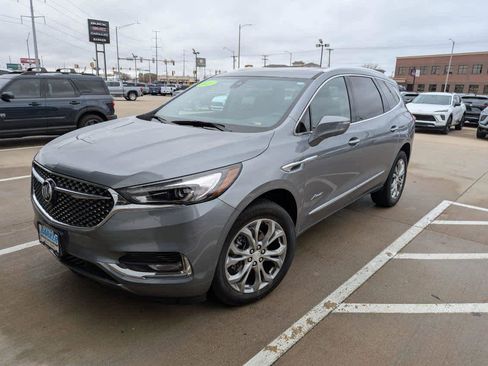 Used 2021 Buick Enclave Avenir w/ Avenir Technology Package image 4