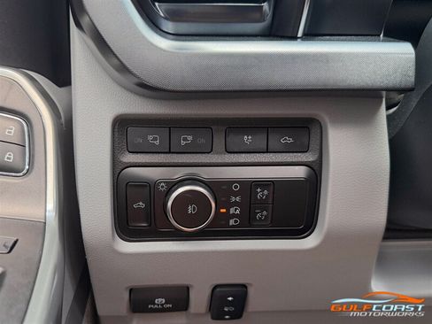 Used 2024 Ford F450 Limited w/ FX4 Off-Road Package AWD/4WD image 17