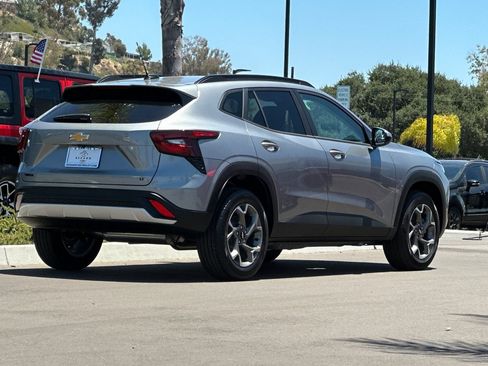 New 2026 Chevrolet Trax LT w/ Driver Confidence Package FWD image 4