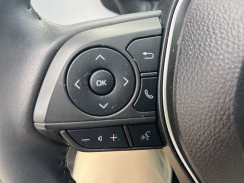 Used 2025 Toyota Corolla SE image 16