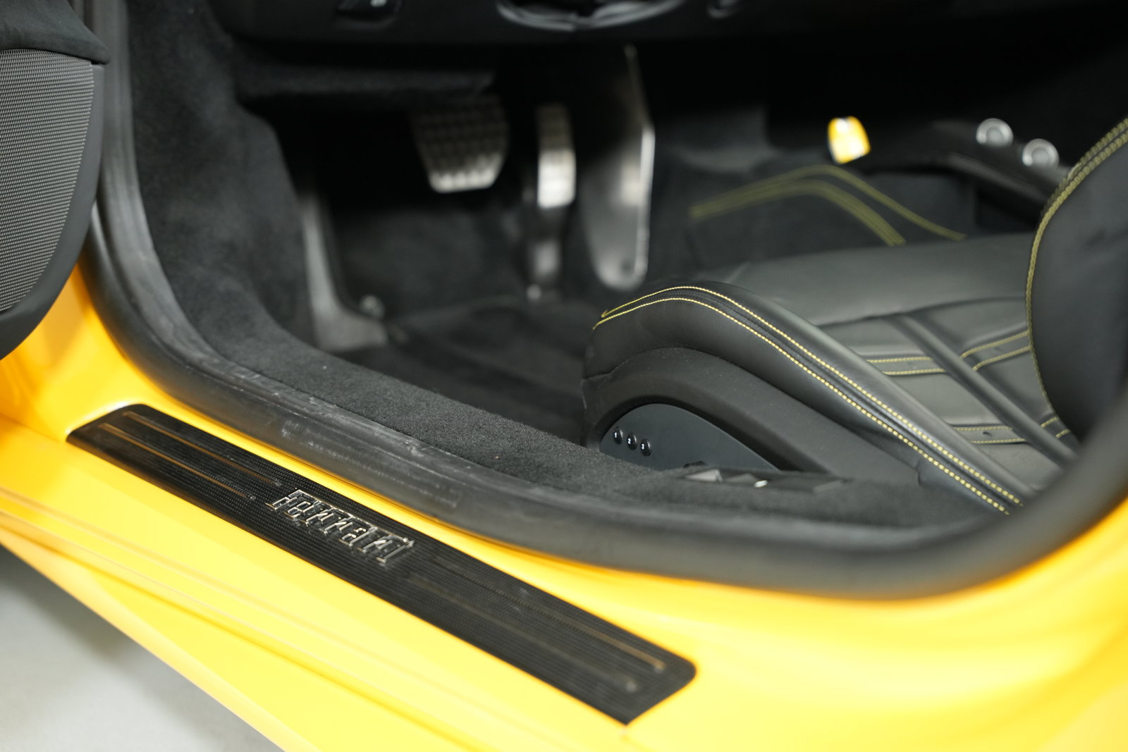 Certified 2018 Ferrari 488 Spider RWD image 30