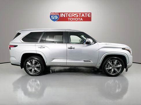 Used 2025 Toyota Sequoia Capstone AWD/4WD image 8