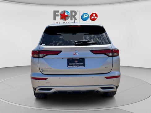 Used 2023 Mitsubishi Outlander SE FWD image 4