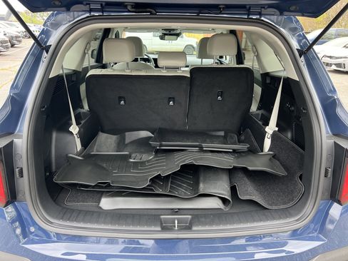 Used 2025 Kia Sorento S w/ Panoramic Sunroof Package image 18