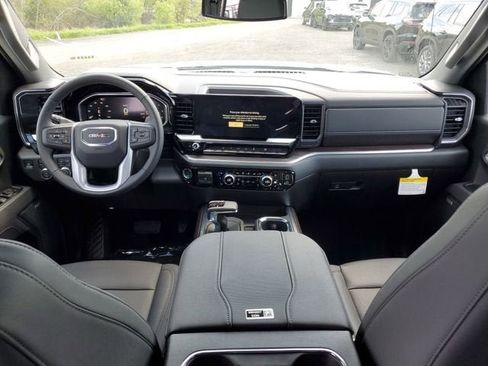 New 2026 GMC Sierra 1500 SLT image 14