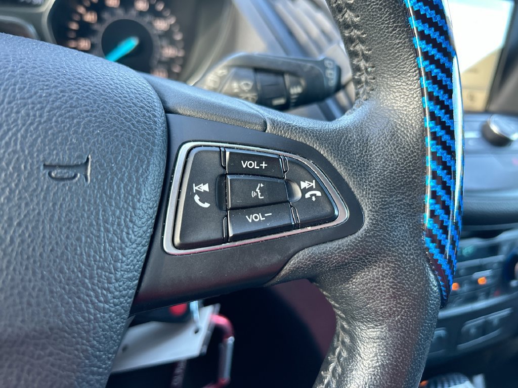 Used 2018 Ford Escape SE w/ Ford Safe & Smart Package FWD image 16