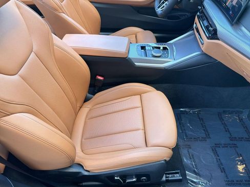 Used 2025 BMW M440i Convertible w/ Premium Package RWD image 30