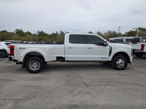 Used 2024 Ford F350 Platinum w/ FX4 Off-Road Package image 3
