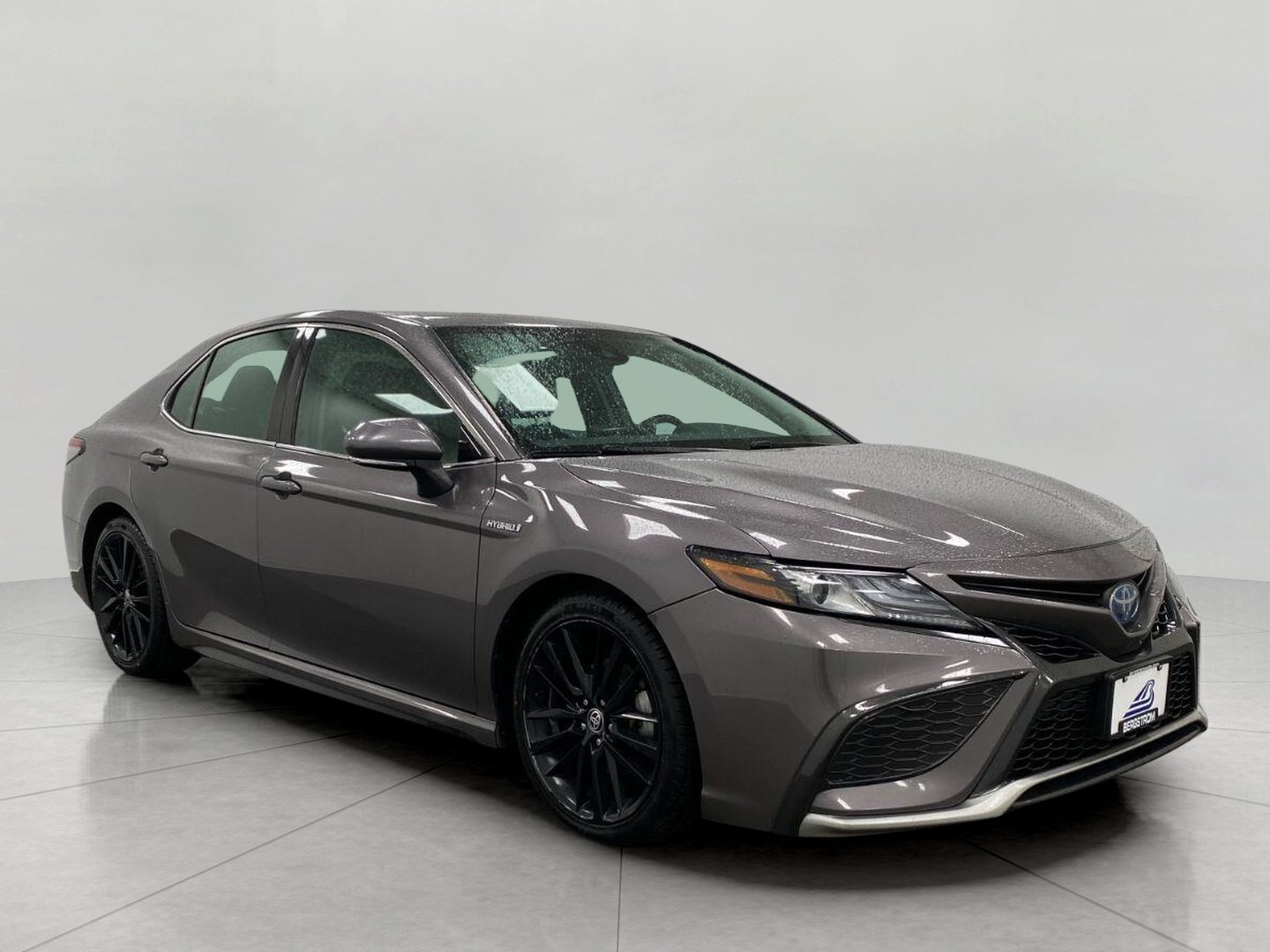 Used 2021 Toyota Camry XSE w/ Navigation Upgrade Package FWD image 1