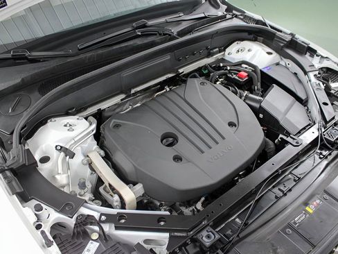 Certified 2023 Volvo XC60 B5 Ultimate w/ Climate Package image 26