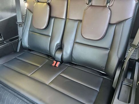 Used 2022 Ford Explorer Platinum w/ Equipment Group 601A image 18