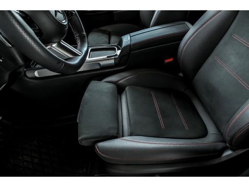 Certified 2025 Mercedes-Benz GLB 250 4MATIC image 11