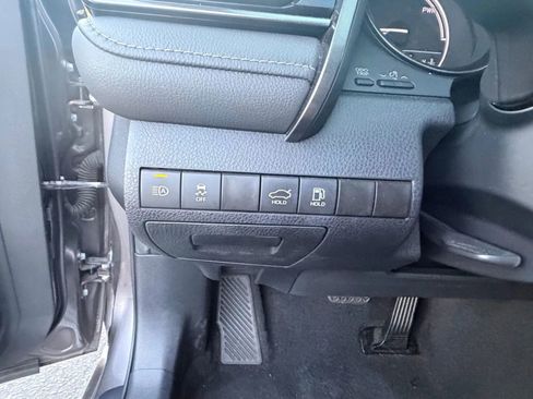 Used 2024 Honda Pilot Sport image 32