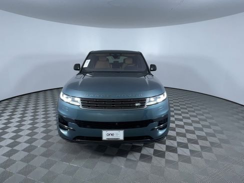 Used 2023 Land Rover Range Rover Sport SE image 3
