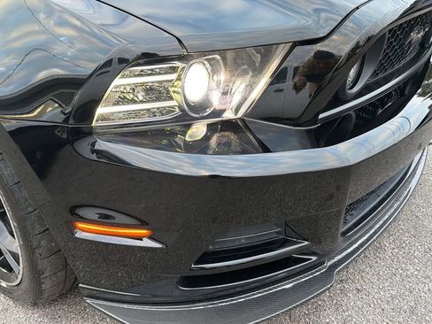 Used 2013 Ford Mustang GT Premium w/ Comfort Pkg image 10