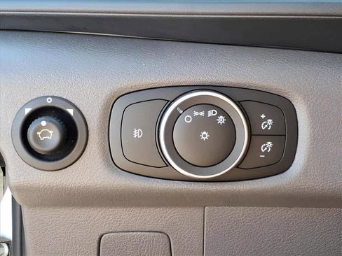 Used 2021 Ford Transit 350 DRW w/ Exterior Upgrade Package image 18