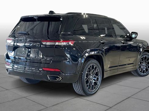 Used 2025 Jeep Grand Cherokee Summit image 12