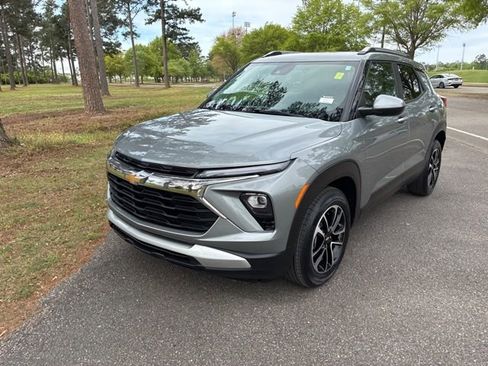 Used 2024 Chevrolet TrailBlazer LT w/ LT Cold Weather Package FWD image 7