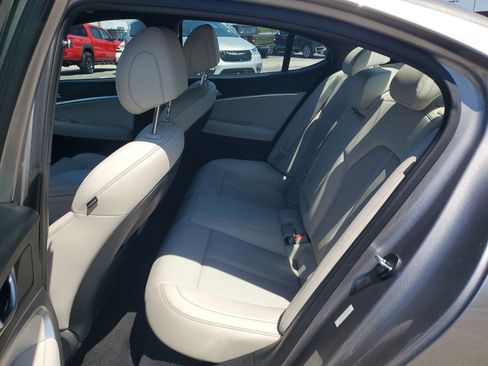 Used 2025 Genesis G70 2.5T RWD image 14