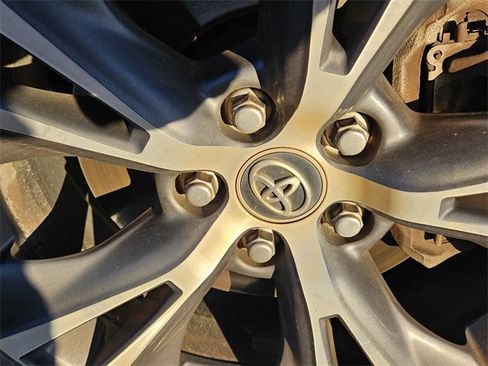 Used 2019 Toyota Highlander Plus image 9