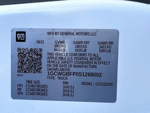 Used 2025 Chevrolet Express 2500 Extended w/ Communications Package image 28