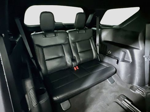 Used 2020 Ford Explorer XLT w/ Equipment Group 202A AWD/4WD image 32
