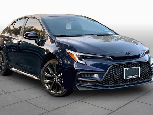Used 2026 Toyota Corolla SE FWD image 3